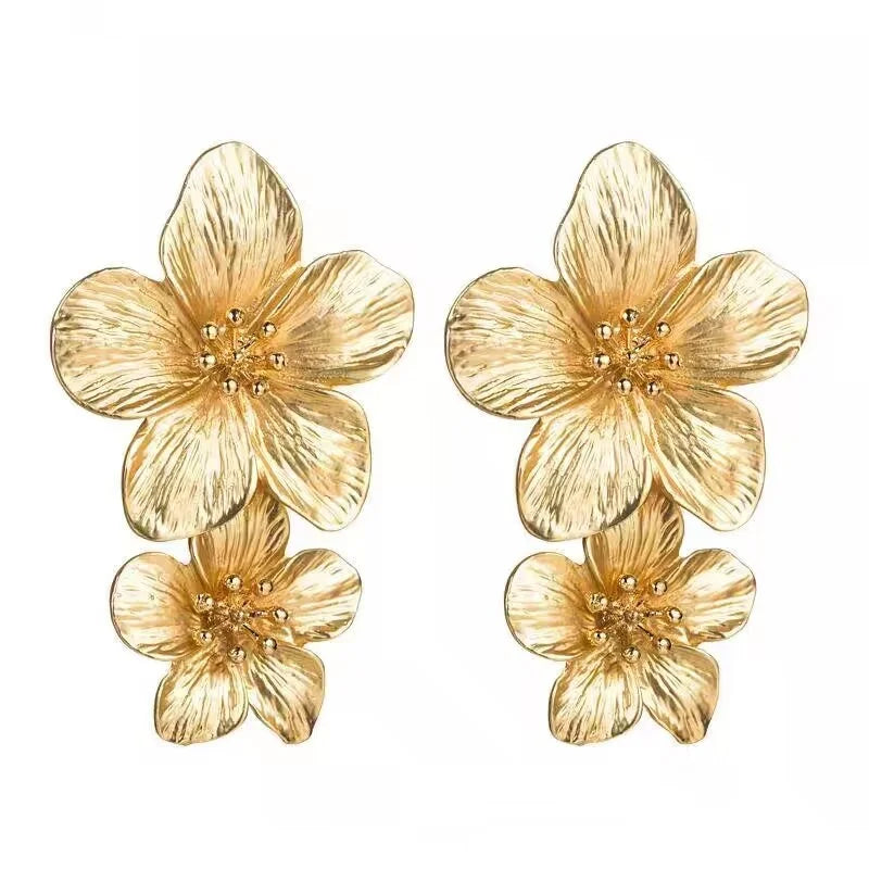 Retro Gold Color Flower Stud Fashion - Elegant Alloy Stud Earrings For Women