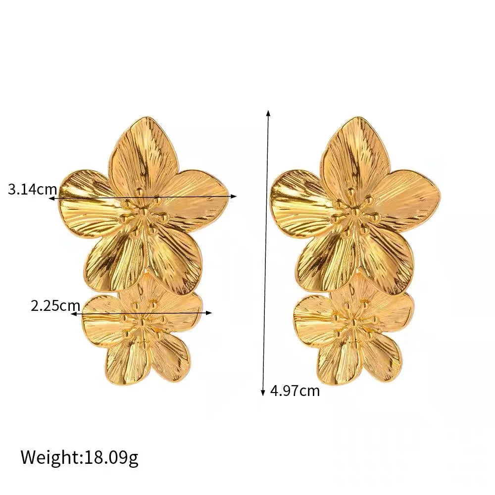 Retro Gold Color Flower Stud Fashion - Elegant Alloy Stud Earrings For Women