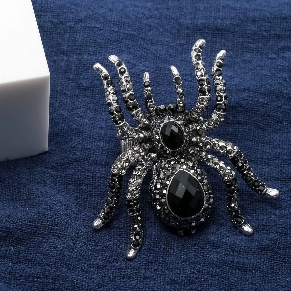 Spider Stretch Ring -Scarf Clasp Halloween Party