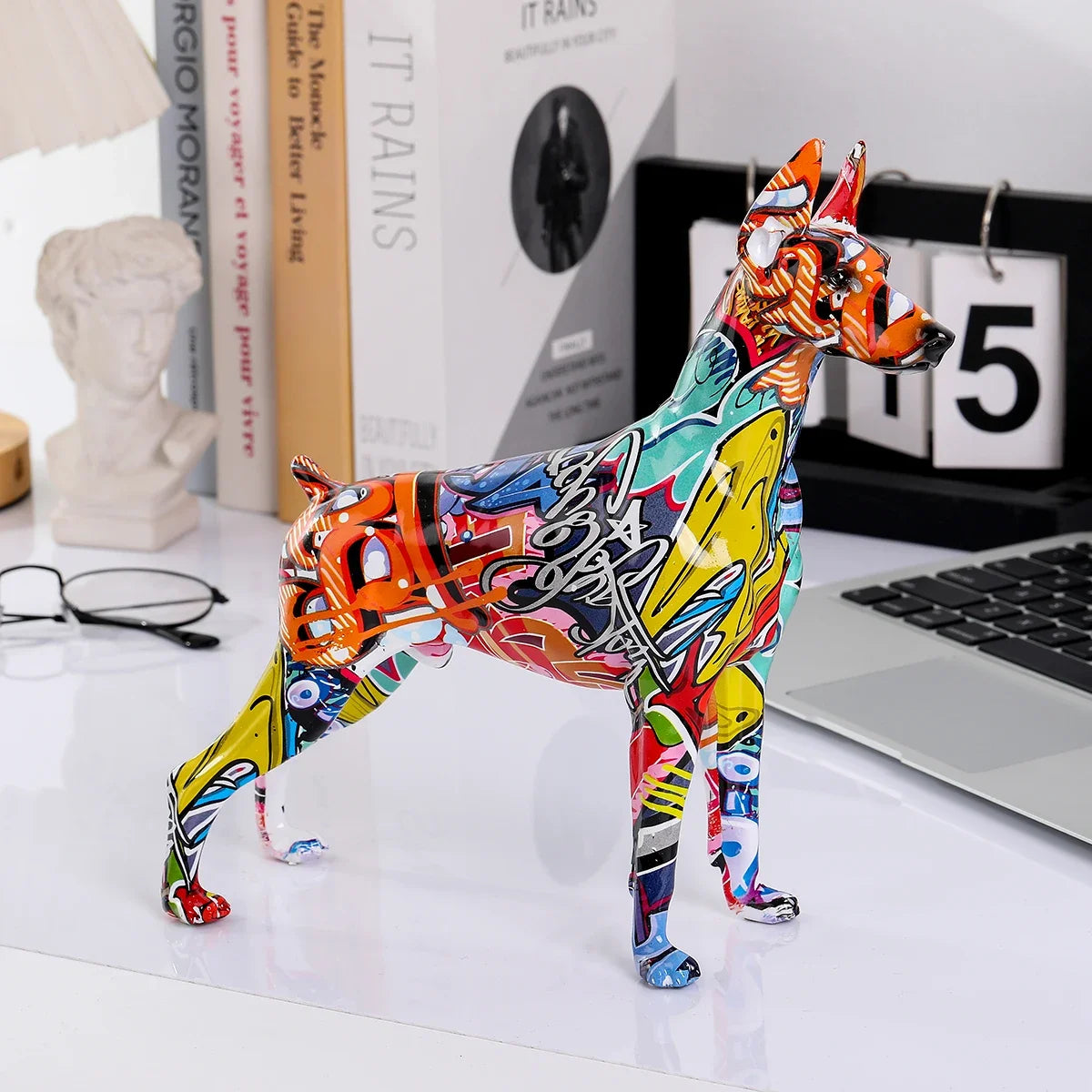 Creative Pet Handle Graffiti Color Doberman Dog Statue