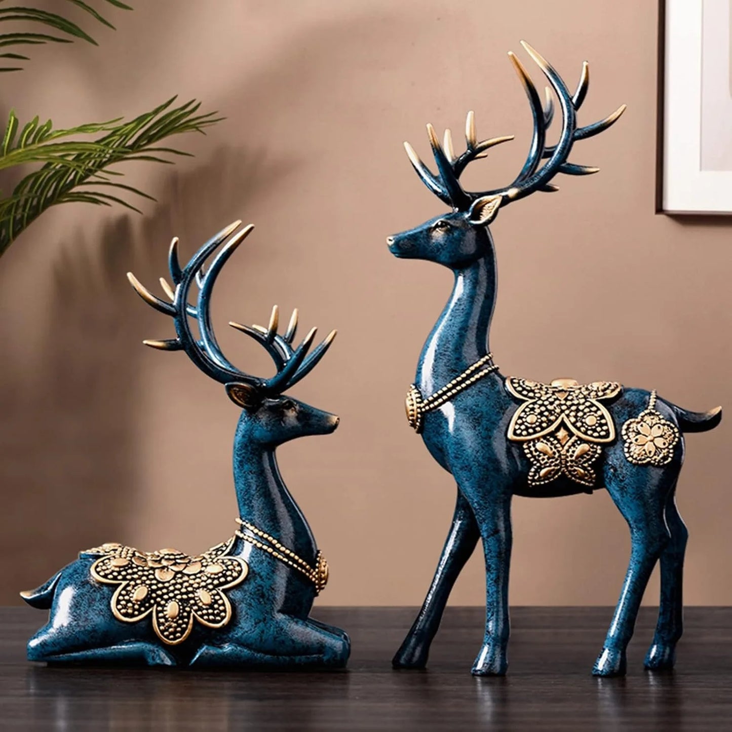 2Pcs Christmas Reindeer Figurines