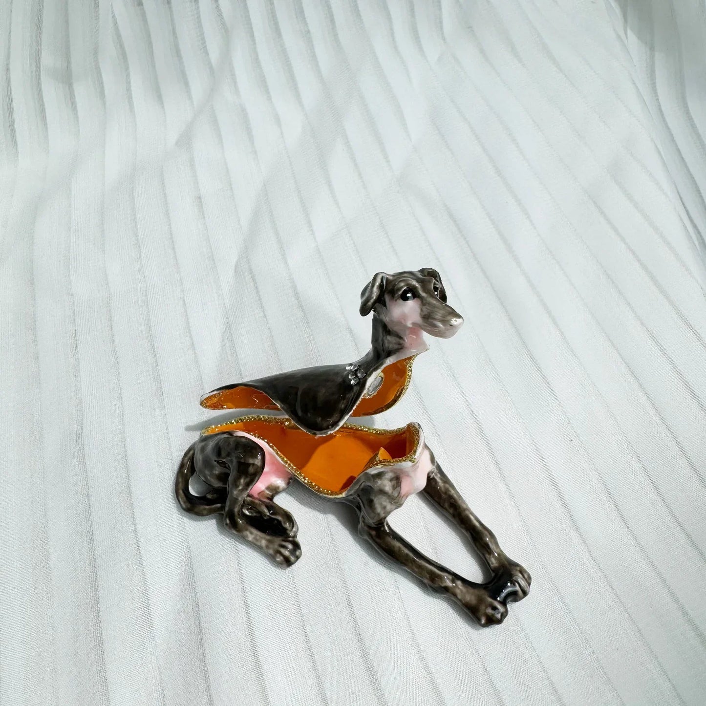 GREYHOUND