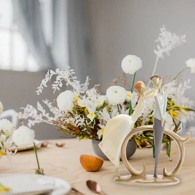 Couple Sculptures - Lovers Statue -  Romantic Couple Sculpture G