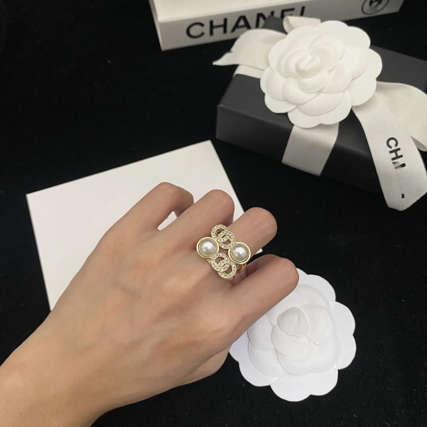 Stylish Two - tone Rings, Pearl - embellished with Chain - like Design, Unique and Gorgeous